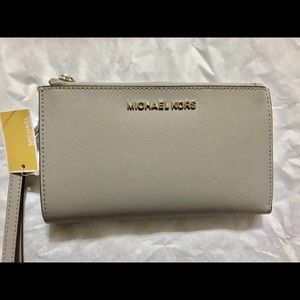 NWT Michael Kors Jet Set Wristlet